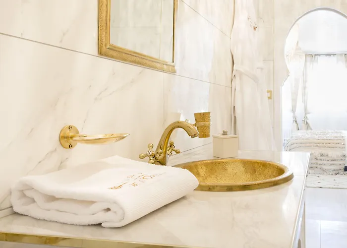 Les Portes De L'orient